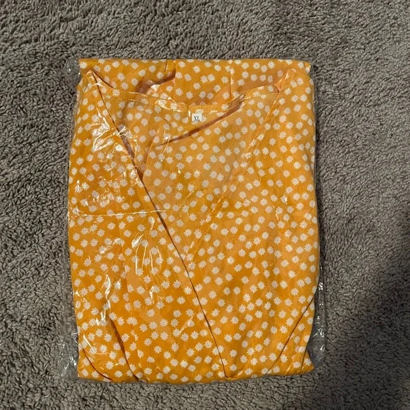 NWOT Yellow Floral Dress Size XL - Picture 2 of 9